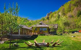 Alunis Retreat